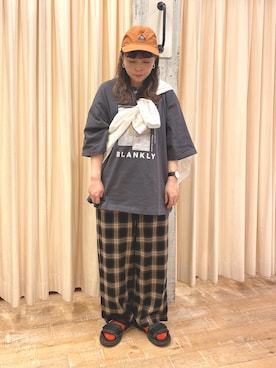 「Samansa Mos2（サマンサ モスモス）のビックシルエットバンドカラーシャツ（シャツ/ブラウス）」を使った、honamiさん（レディース・153cm）の春コーディネート