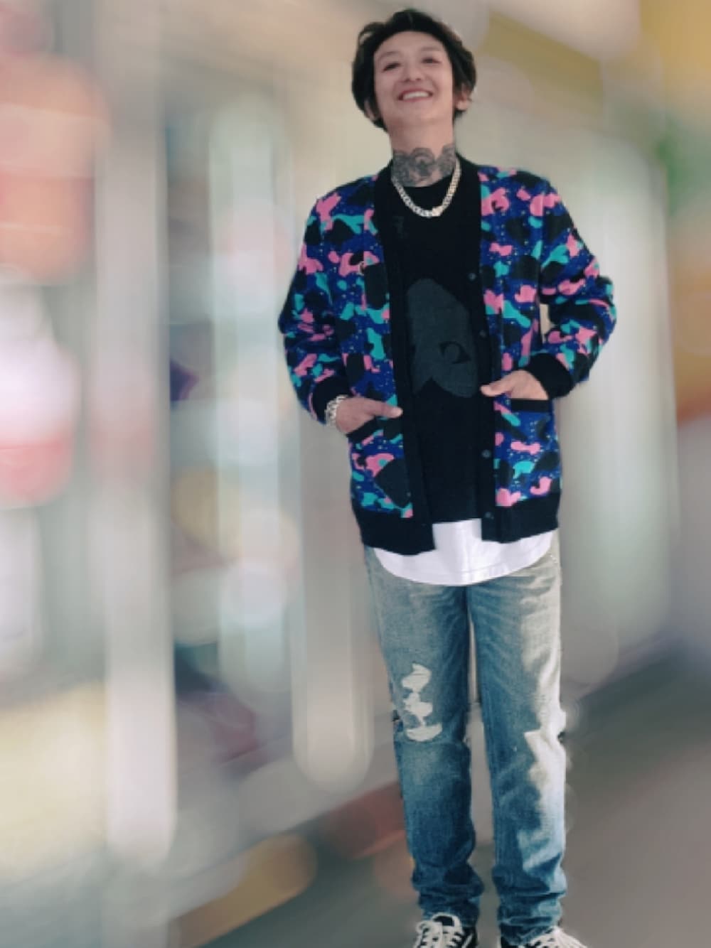 「秋冬コーデ、streetstyle、jacket、xVESSEL G.O.P. Lows、LOUIS  VUITTON、COMME des GARCONS、black、A BATHING APE、メンズコーデ、メンズファッション」｜「COMME des GARCONSの¥10500（Tシャツ/カットソー、ブラック系）」を使った、凱爺®️是我𝒶𝓀࿐さん（メンズ・172cm）の冬コーディネートの1枚目の写真