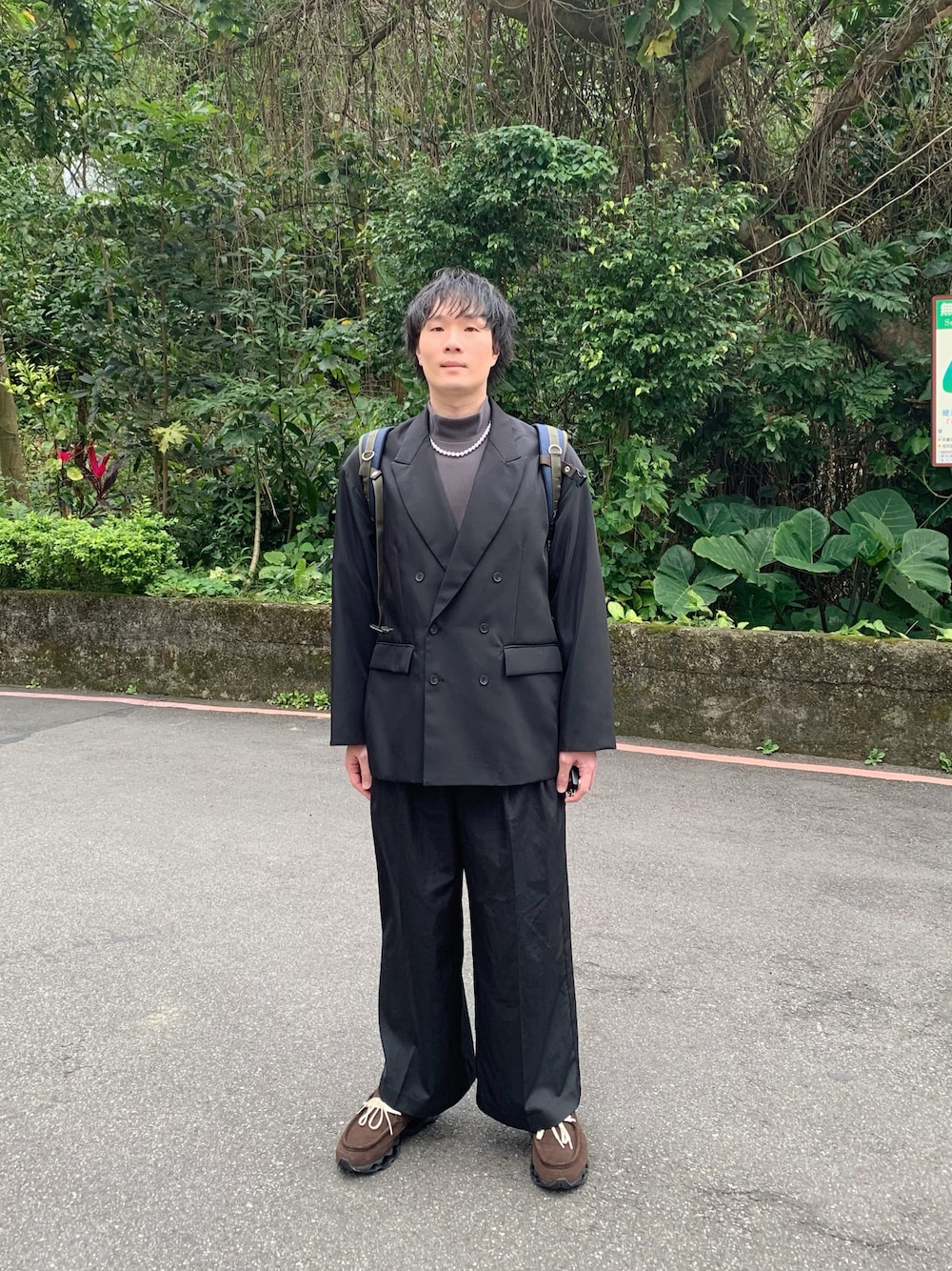 「大人コーデ、大人カジュアル、セットアップ、レイヤードスタイル、シンプルコーデ、ニット」｜「WYM LIDNMのHIGH TWISTED GABA W JACKET（テーラードジャケット、ブラック系）」を使った、idaさん（メンズ・177cm）の冬コーディネートの1枚目の写真