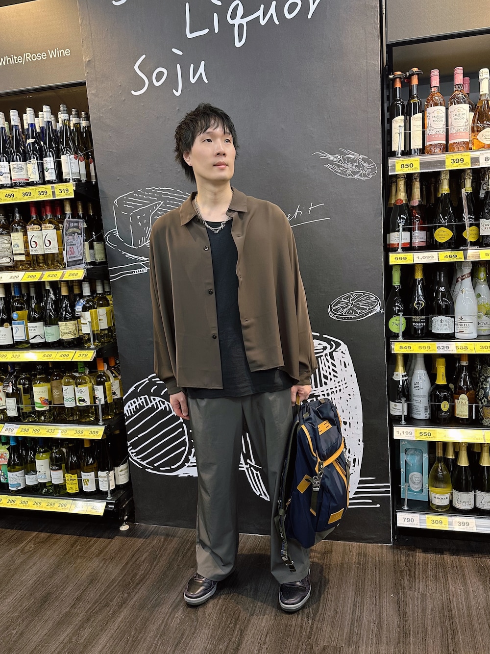 「シンプル、シャツスタイル、レイヤードスタイル、秋コーデ、HARE、NEEDLES」｜「HAREのドルマンBIGシャツLS(HARE)（シャツ/ブラウス、ブラウン系）」を使った、idaさん（メンズ・177cm）の秋コーディネートの1枚目の写真