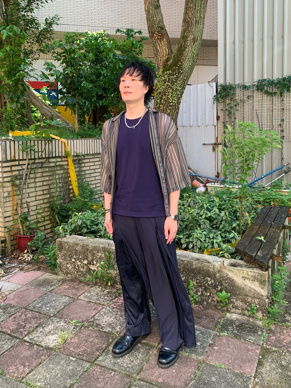 「夏コーデ、レイヤードスタイル、シャツスタイル、大人コーデ、HARE、ワイドパンツ」｜「Dr. MartensのDr. Martens/ドクターマーチン 1461 3 ホール シューズ 10085001（ドレスシューズ、ブラック系）」を使った、idaさん（メンズ・177cm）の夏コーディネートの1枚目の写真