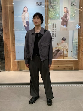 「アイテム（スラックス、グレー系）」を使った、idaさん（メンズ・177cm）の秋コーディネート