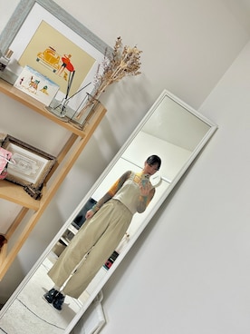 「anuke（アンヌーク）のanuke Twill Loose Pants（その他パンツ、ベージュ系）」を使った、maiさん（レディース・163cm）の春コーディネート