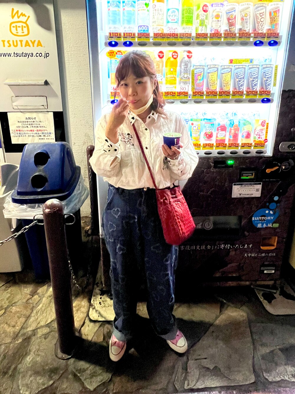 「春コーデ、低身長コーデ、シャツスタイル、タックイン、ハート柄、101匹わんちゃん、converse、古着好きな人と繋がりたい、古着、着回しコーデ」｜「CONVERSEのアイテム（スニーカー、ピンク系）」を使った、ちゃむさん（レディース・151cm）の春コーディネートの1枚目の写真