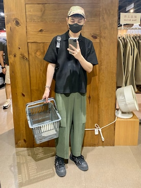 「JW Anderson（ジェイダブリューアンダーソン）のアイテム（スニーカー）」を使った、Yannixさん（メンズ・164cm）の秋コーディネート