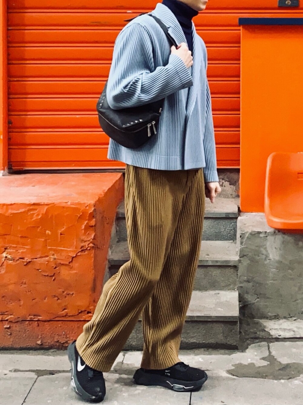 HOMME PLISSE ISSEY MIYAKEのパンツ（ブラウン系）を使った人気