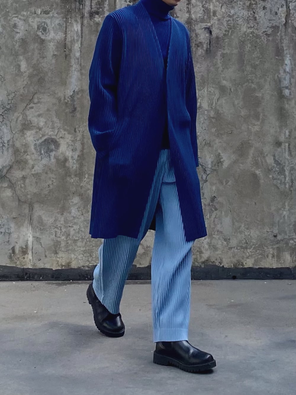 HOMME PLISSE ISSEY MIYAKEのノーカラージャケットを使った