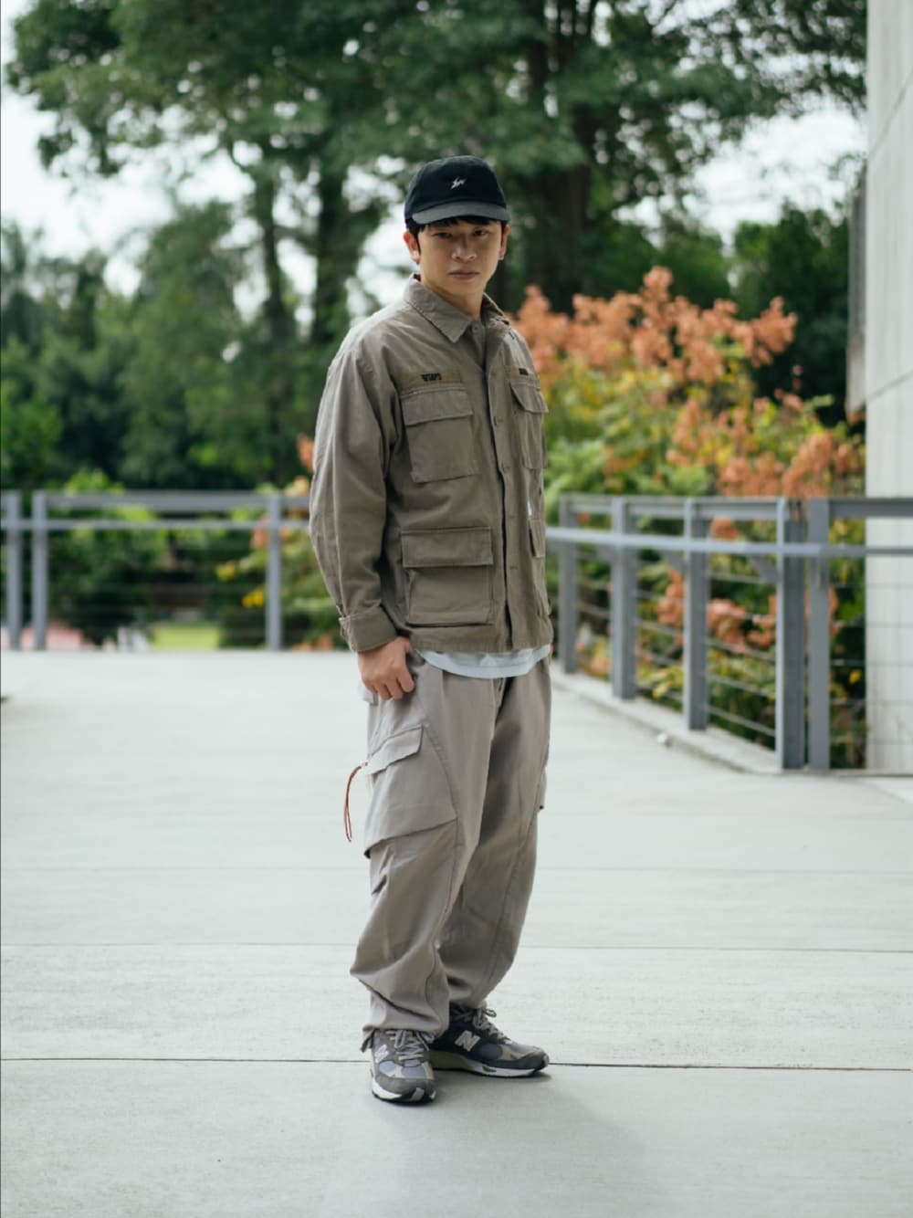 【美品】WTAPS サファリジャケット ミリタリー ベージュ 総柄 フード取外し WTAPSのミリタリージャケット（ベージュ系）を使った人気ファッション