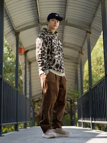 WTAPSのスウェット（ベージュ系）を使った人気ファッション