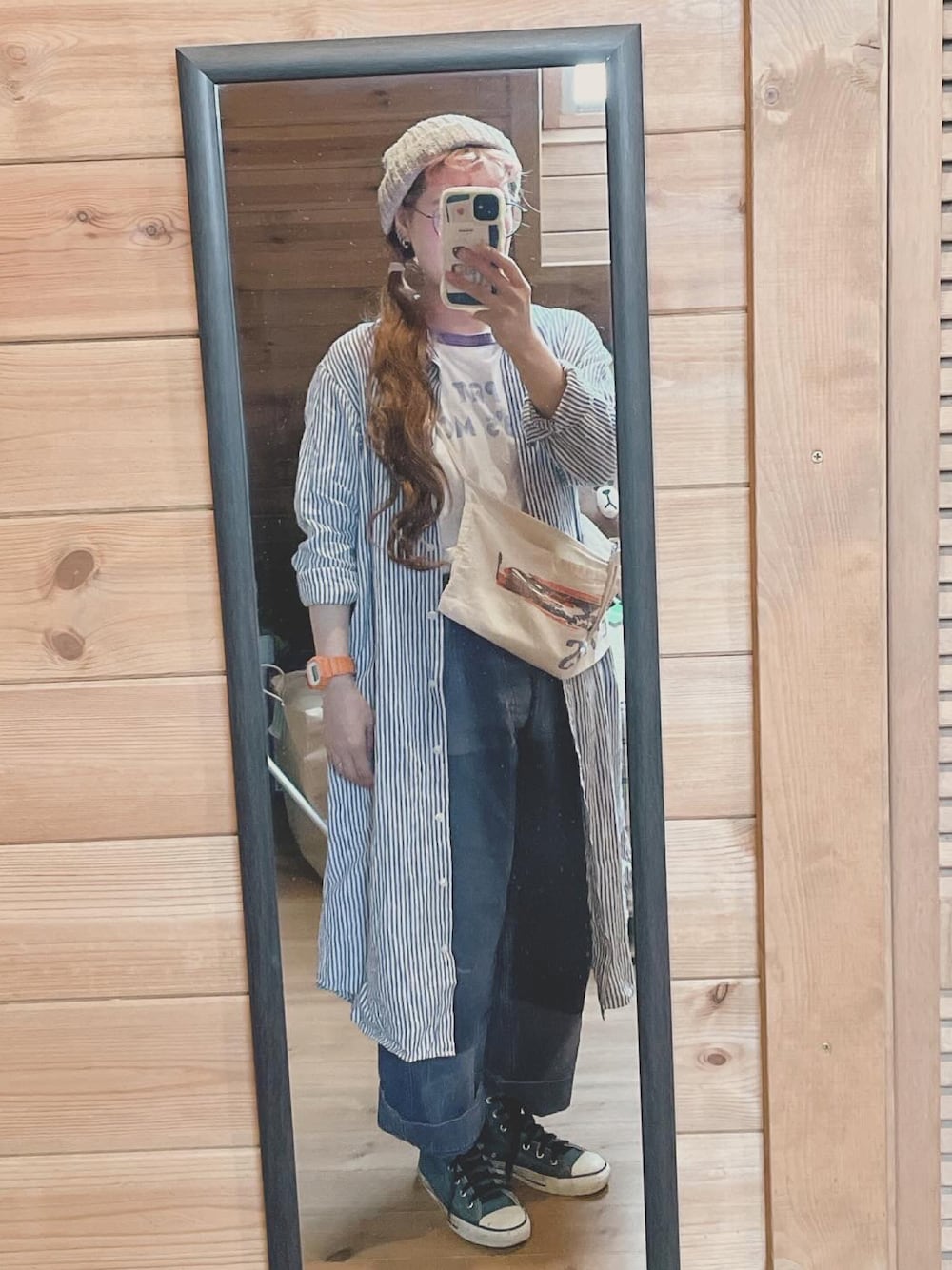 「古着、converse、ワークパンツ、ニット帽、メガネ女子、ワンピース、重ね着」｜「古着のアイテム（Tシャツ/カットソー、ホワイト系）」を使った、るんさん（レディース・153cm）の夏コーディネートの1枚目の写真