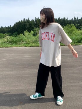 「FREAK'S STORE（フリークスストア）のアーチロゴフラワー刺繍Tシャツ（Tシャツ/カットソー、ベージュ系）」を使った、アカネさん（レディース・155cm）の夏コーディネート