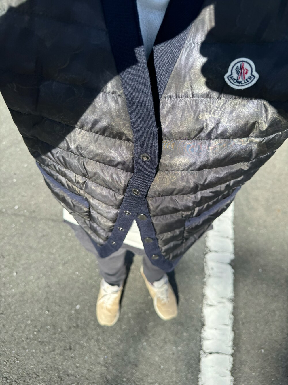 「大人コーデ、冬を彩る色いろコーデ、メンズファッション、お洒落さんとつながりたい」｜「NEW BALANCEのアイテム（スニーカー、ベージュ系）」を使った、ykさん（メンズ・167cm）の冬コーディネートの1枚目の写真