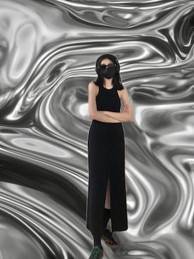 「アイテム（ジャンパースカート、ブラック系）」を使った、121さん（レディース・162cm）の夏コーディネート