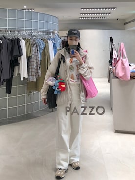 「アイテム（コインケース）」を使った、121さん（レディース・162cm）の秋コーディネート