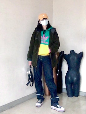 「アイテム（バックパック/リュック、シルバー系）」を使った、121さん（レディース・162cm）の冬コーディネート