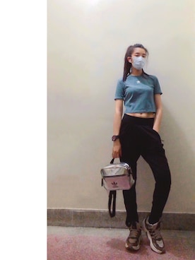 「アイテム（バックパック/リュック、シルバー系）」を使った、121さん（レディース・162cm）の春コーディネート