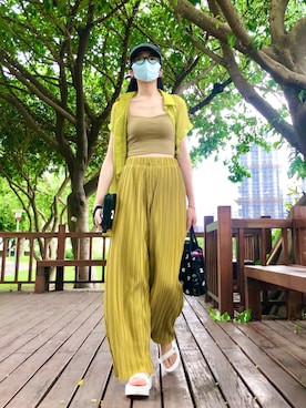 「アイテム（チューブトップ、イエロー系）」を使った、121さん（レディース・162cm）の夏コーディネート
