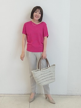 「INDIVI（インディヴィ）の【褒められパンツ／洗える】ウエストゴムタックテーパードパンツ（その他パンツ、グレー系）」を使った、yoshiyaさん（レディース・155cm）の春コーディネート