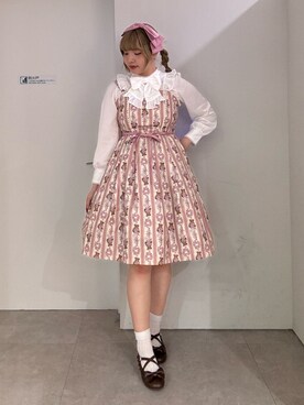 「アイテム（チャーム、ピンク系）」を使った、kanaeさん（レディース・169cm）の秋コーディネート