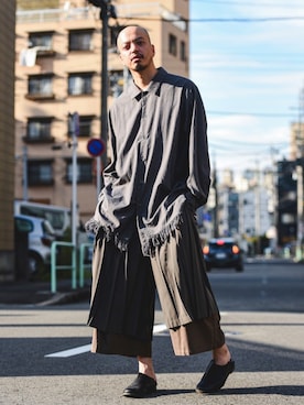 「AUTTAA（アウッタ）のAUTTAA ルームシューズ（その他シューズ）」を使った、トヲルさん（メンズ・180cm）の秋コーディネート