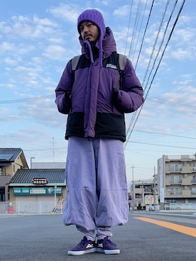 「ほめられ本命コーデ」｜「アイテム（ダウンジャケット/コート）」を使った、トヲルさん（メンズ・180cm）の冬コーディネート