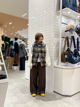 「CIAOPANIC TYPY（チャオパニックティピー）のアイテム（デニムパンツ）」を使った、J  U R  Iさん（レディース・156cm）の秋コーディネート