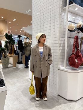 「アイテム（ニットキャップ/ビーニー、ホワイト系）」を使った、J  U R  Iさん（レディース・156cm）の秋コーディネート