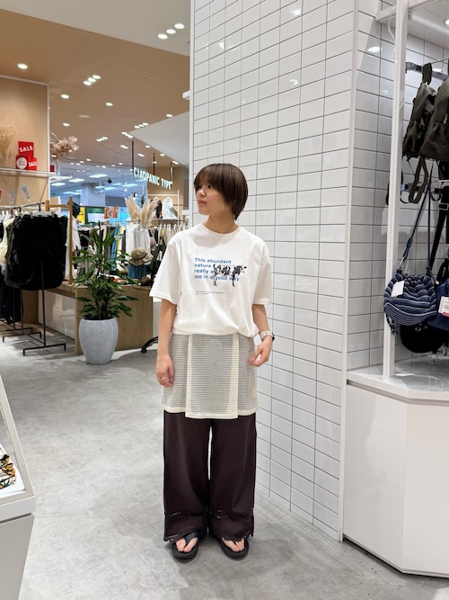 【UNISEX】牛グラフィックTEE