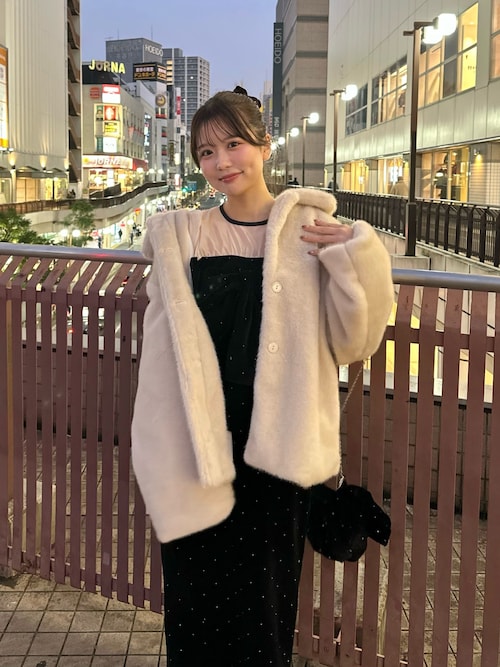 金釦ミディアム丈ファーコート（その他アウター）｜Chico（チコ）の