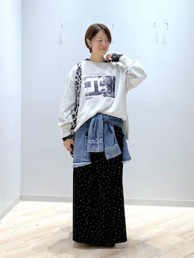 「GLOBAL WORK（グローバルワーク）のストレッチ総レースフーディー/1054133（Tシャツ/カットソー、ブラック系）」を使った、miinoさん（レディース・152cm）の秋コーディネート
