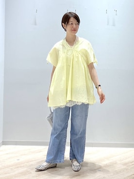 「アイテム（クラッチバッグ、シルバー系）」を使った、miinoさん（レディース・152cm）の春コーディネート