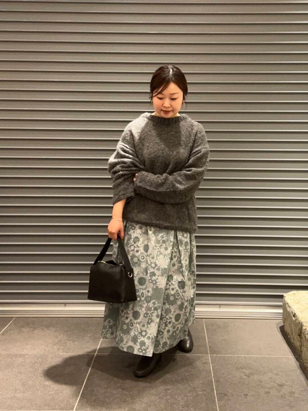 アルパカクルーネックプルオーバーを使った人気ファッション