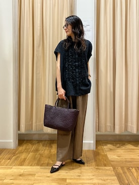 「かぐれ（カグレ）のリネンフリルフレンチシャツ（シャツ/ブラウス、ブラック系）」を使った、kimmyさん（レディース・168cm）の夏コーディネート