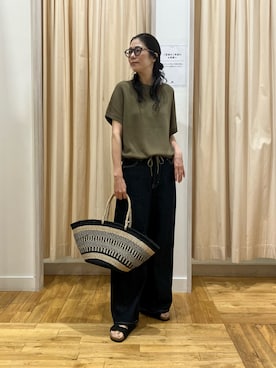 「URBAN RESEARCH DOORS（アーバンリサーチドアーズ）のドライタッチドロストニットプルオーバー（ニット/セーター、グリーン系）」を使った、kimmyさん（レディース・168cm）の夏コーディネート