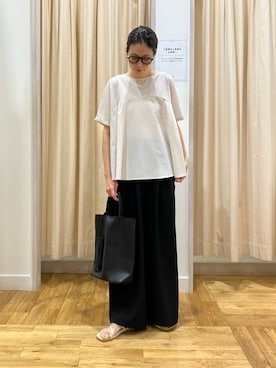 「URBAN RESEARCH DOORS（アーバンリサーチドアーズ）のフレア切替えブラウス（シャツ/ブラウス、グレー系）」を使った、kimmyさん（レディース・168cm）の夏コーディネート