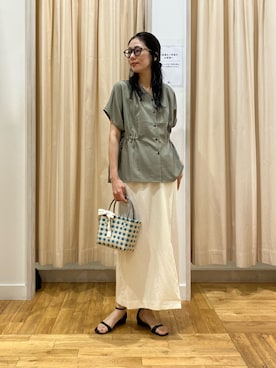 「URBAN RESEARCH DOORS（アーバンリサーチドアーズ）のVネックウエストギャザーブラウス（シャツ/ブラウス、グリーン系）」を使った、kimmyさん（レディース・168cm）の夏コーディネート