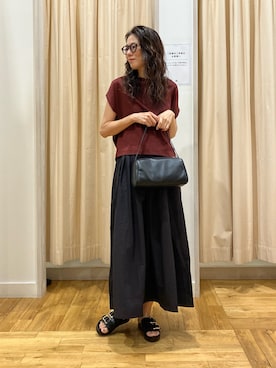「URBAN RESEARCH DOORS（アーバンリサーチドアーズ）の『UR TECH』サマシェアバックタックコクーンプルオーバー｜UVカット/日除け/接触冷感/抗菌防臭/Tシャツ（Tシャツ/カットソー、レッド系）」を使った、kimmyさん（レディース・168cm）の夏コーディネート
