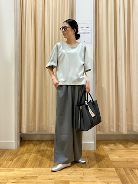 「URBAN RESEARCH DOORS(アーバンリサーチドアーズ)のカットジョーゼットVネックプルオーバー(Tシャツ/カットソー、グレー系)」を使った、kimmyさん(レディース・168cm)の春コーディネート