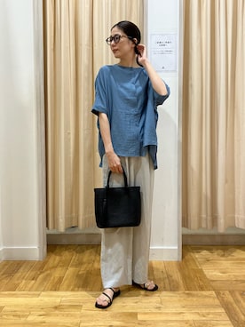 「URBAN RESEARCH DOORS（アーバンリサーチドアーズ）のバックシャーリングドルマンブラウス（シャツ/ブラウス、ブルー系）」を使った、kimmyさん（レディース・168cm）の夏コーディネート