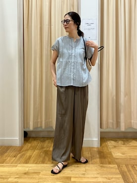 「URBAN RESEARCH DOORS（アーバンリサーチドアーズ）の『接触冷感/UVカット/吸水速乾/マシンウォッシャブル』ドライタッチリラックスパンツ（その他パンツ、ブラウン系）」を使った、kimmyさん（レディース・168cm）の夏コーディネート