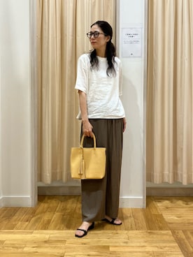 「URBAN RESEARCH DOORS（アーバンリサーチドアーズ）のリネンレーヨンバックリボンブラウス（シャツ/ブラウス、ホワイト系）」を使った、kimmyさん（レディース・168cm）の夏コーディネート