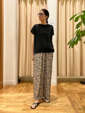 「フラワープリント」｜「アイテム（ニット/セーター）」を使った、kimmyさん（レディース・168cm）の夏コーディネート