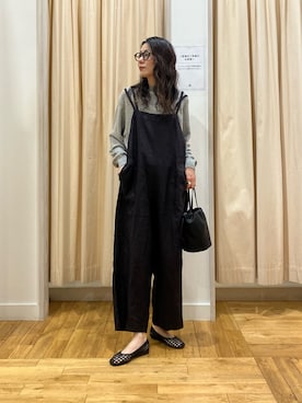 「URBAN RESEARCH DOORS(アーバンリサーチドアーズ)のメランジブークレショートKNIT|ショート丈/ニット/春ニット/大人カジュアル(ニット/セーター、ブラック系)」を使った、kimmyさん(レディース・168cm)の春コーディネート