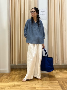 「URBAN RESEARCH DOORS（アーバンリサーチドアーズ）のシアーデニムピンタックドルマンブラウス（シャツ/ブラウス、ブルー系）」を使った、kimmyさん（レディース・168cm）の夏コーディネート