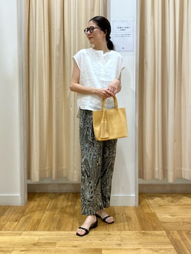 「URBAN RESEARCH DOORS（アーバンリサーチドアーズ）のリネンスキッパーフレンチブラウス｜フレンチスリーブ/麻/涼しい/オンオフ（シャツ/ブラウス、ホワイト系）」を使った、kimmyさん（レディース・168cm）の夏コーディネート