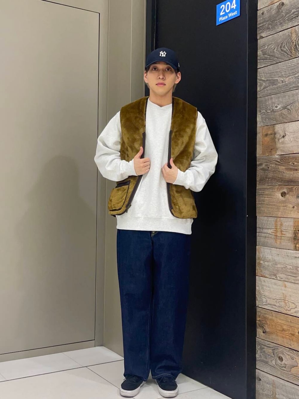 「lee、カジュアル、デートコーデ、Barbour、休日コーデ、newarrival、llbean、外遊びコーデ、私の推し新作アイテム」｜「BarbourのBarbour　warm pile zip-in liner（その他アウター、ブラウン系）」を使った、Hirotoさん（メンズ・178cm）の冬コーディネートの1枚目の写真