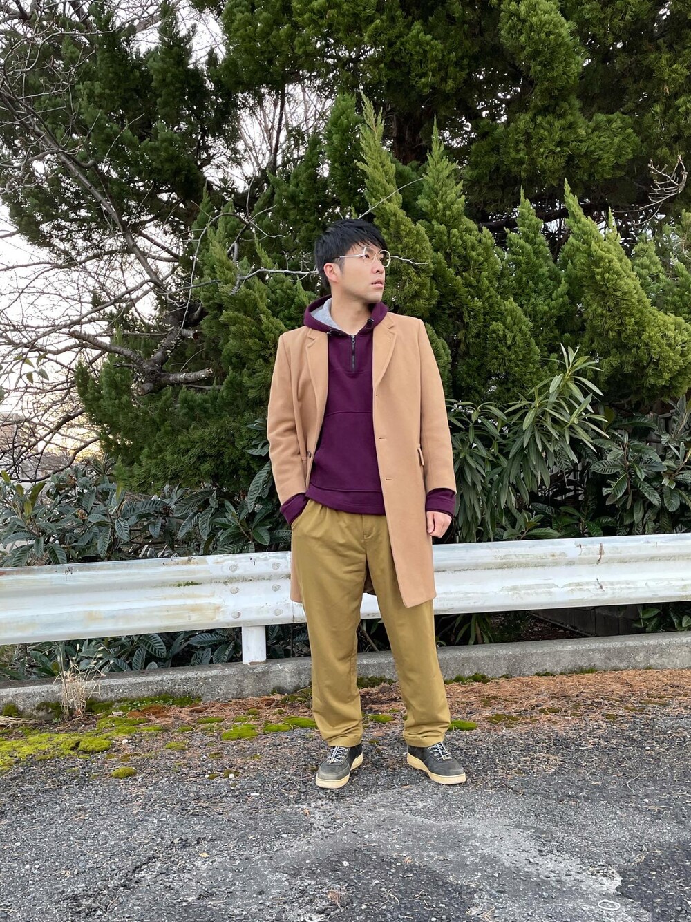「オーバーサイズ、冬のコーデ、おしゃれさんと繋がりたい、ベージュ、キャメル、チェスターコート、NIKE、古着、スラックス、バーガンディー」｜「usedのアイテム（チェスターコート、ベージュ系）」を使った、takayoichiさん（メンズ・187cm）の冬コーディネートの1枚目の写真