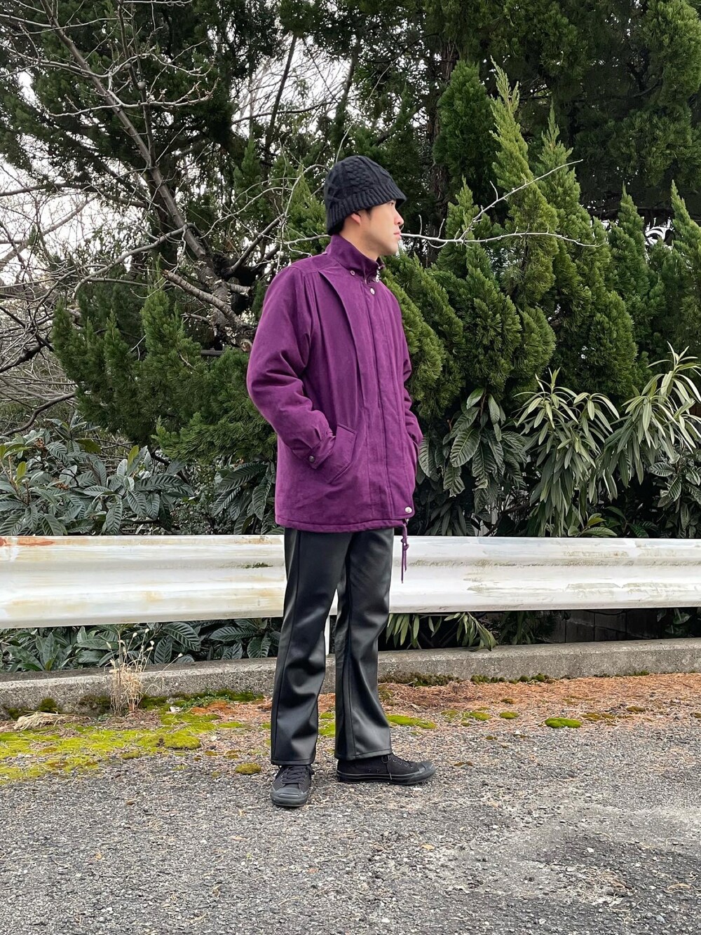 「おしゃれさんと繋がりたい、冬コーデ、お洒落さんとつながりたい、古着MIX、秋冬コーデ、ダウンコート、パープル、ZARA、レザーパンツ、コンバース、ジャックパーセル、ボンネット」｜「印のアイテム（帽子、ブラック系）」を使った、takayoichiさん（メンズ・187cm）の冬コーディネートの1枚目の写真