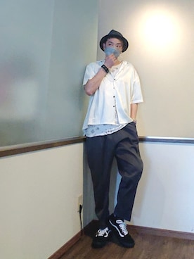 「glamb（グラム）のアイテム（スラックス）」を使った、P３さん（メンズ・178cm）の夏コーディネート