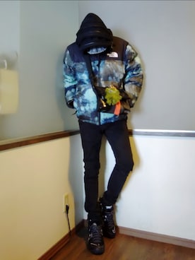 「Supreme （シュプリーム）のアイテム」を使った、P３さん（メンズ・178cm）の冬コーディネート